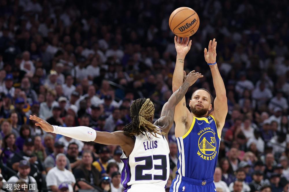 激烈对攻 激烈对攻