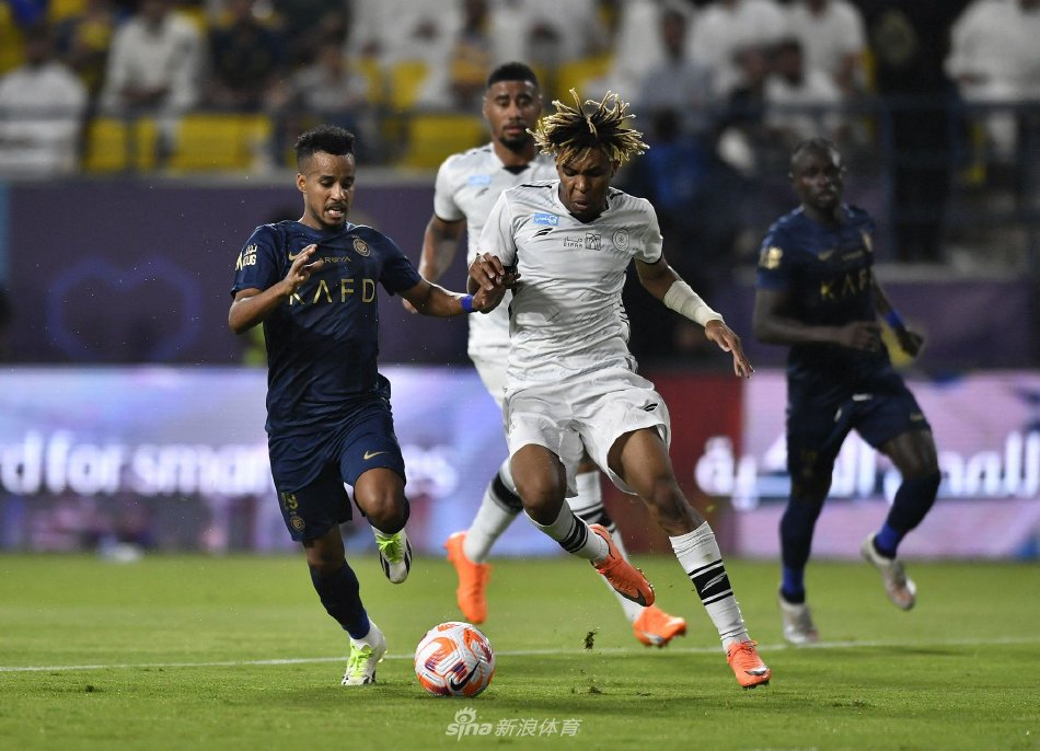 相比之下 相比之下