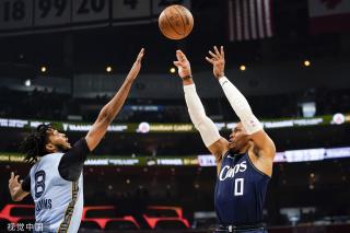 中场搭配成 中场搭配成